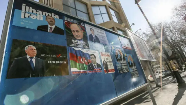 namizədlərin posterləri