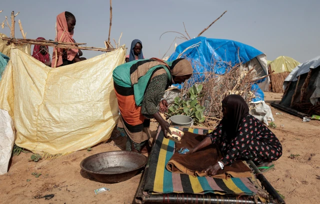 نساء في منطقة الجنينة