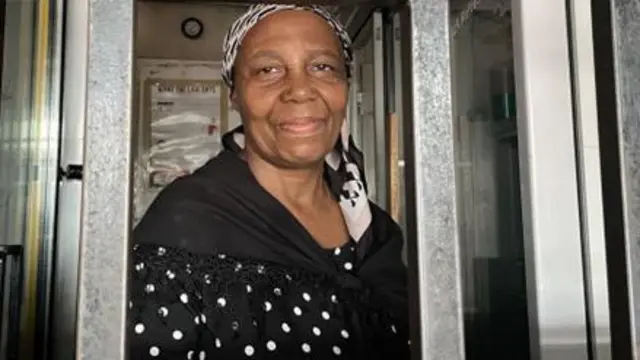 Mmiliki wa baa Suzeke Mousa anasema anaweza kupoteza biashara yake kwa sababu ya ukosefu wa umeme