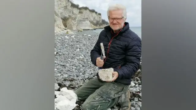 आपण जीवाश्मांच्या अभ्यासात गढून गेल्याचं माश्याच्या उलटीचा शोध लावणारे पीटर बेनिक्स सांगतात.