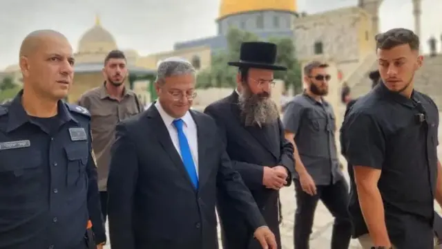 Xagjir ama dhexdhexaad