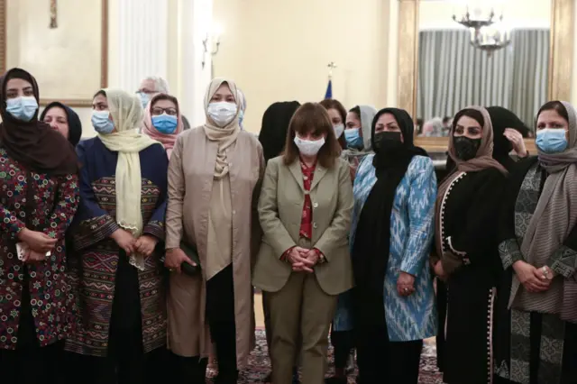 قضات زن افغانستان که در روزهای پس از تسلط طالبان به یونان رفتند