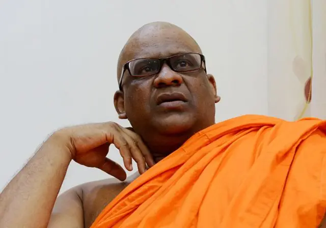 අධිකරණයට අපහාස කළ බවට වරදකරු කෙරුණු බොදු බල සේනා සංවිධානයේ මහලේකම් ගලගොඩඅත්තේ ඥානසාර හිමි බන්ධනාගාරයෙන් පිටව ගිය බව බලධාරීහු තහවුරු කරති. ජනාධිපති සමාව යටතේ