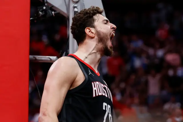 Alperen Şengün, Houston Rockets forması giyiyor