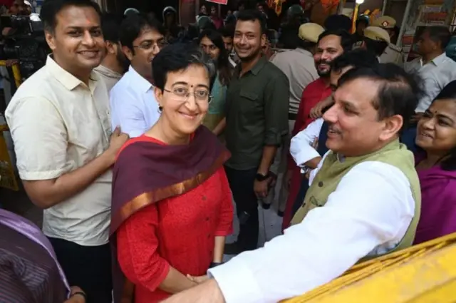 2013 ஆம் ஆண்டு, அதிஷி ஆம் ஆத்மி கட்சியில் சேர்ந்தார்.