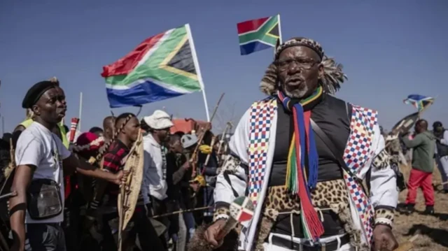 Oluwọde ni South Africa fi asia orilẹede naa sori rẹ