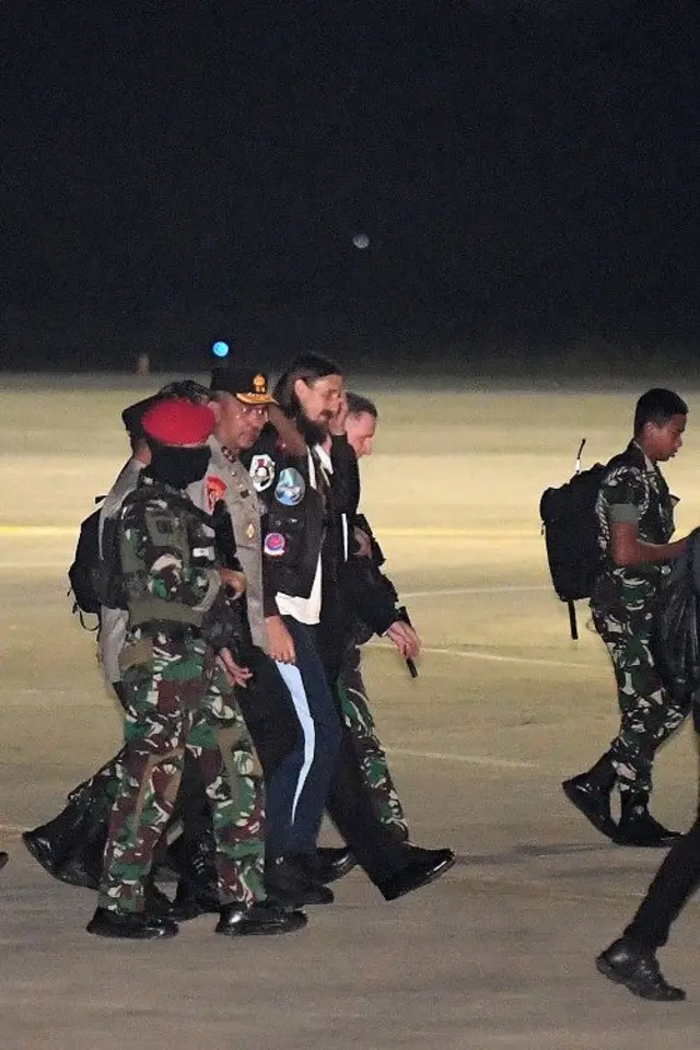 Papua, OPM, hukum, philip merthens