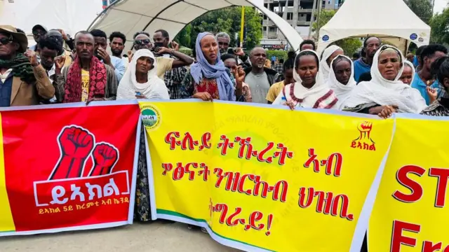 ተፈናቐልቲ ኣብ ሰልፊ