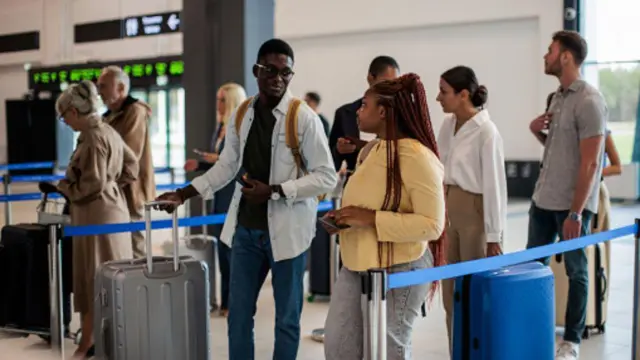 Pipo for airport wit dia luggage