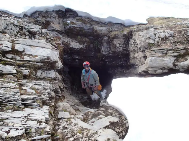 Naasir Ahimad holqa biyya Firaans keessatti