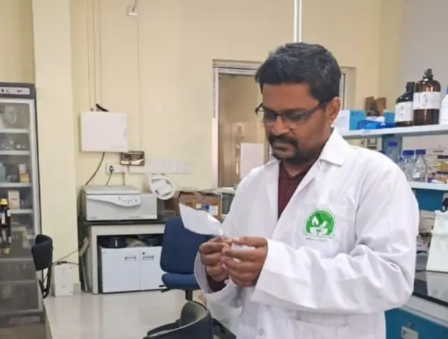 आसाममधील राष्ट्रीय औषध शिक्षण आणि संशोधन संस्थेचे वरिष्ठ शास्त्रज्ञ पार्थिवन