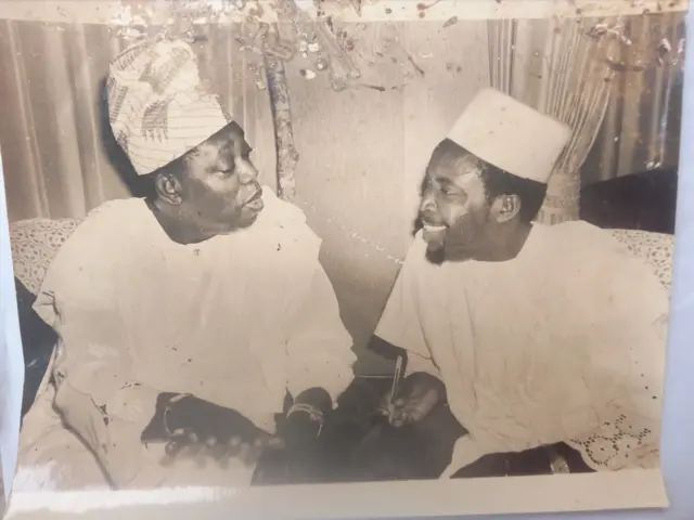 Aworan Olanrewaju Adepoju ati MKO Abiola