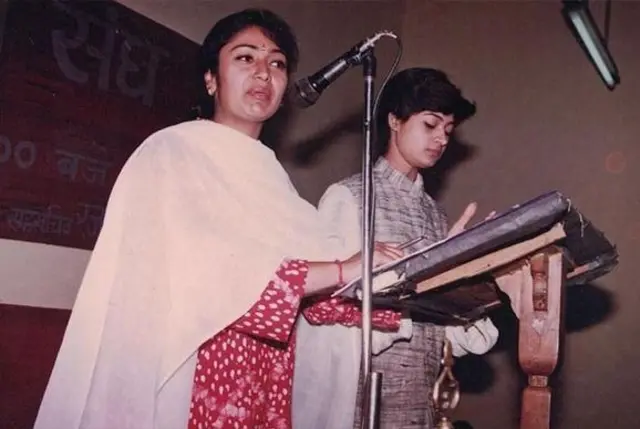 ਰੇਖਾ ਗੁਪਤਾ ਅਤੇ ਅਲਕਾ ਲਾਂਬਾ 