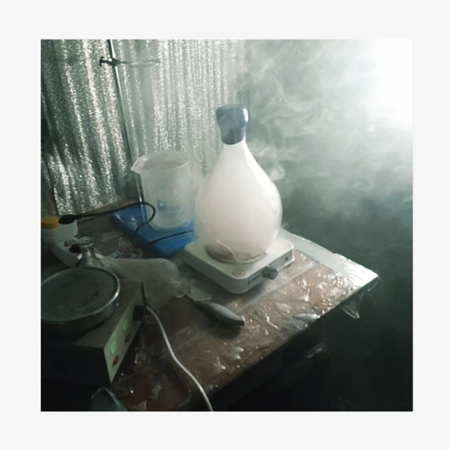 Kolbada oushti rang narsadan bug' chiqayapti