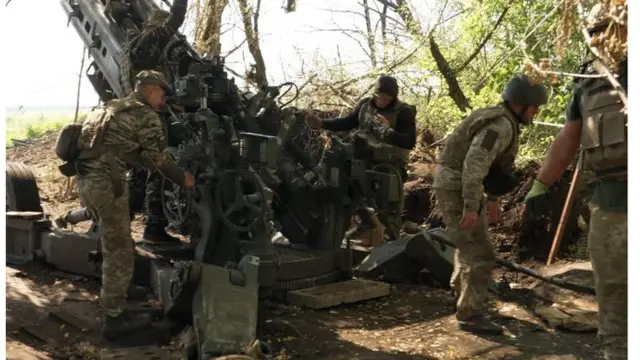 Ibikoho vya muzinga vyo mu bwoko bwa M777 howitzers, vyatanzwe na Amerika vyaramaze gushikanwa ku birindiro mu micungararo ya Bakhmut