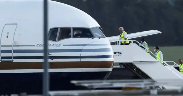 Các vụ kiện khiến chuyến bay đầu tiên đưa di dân đến Rwanda đã bị huỷ vào phút chót hồi tháng 6/2022