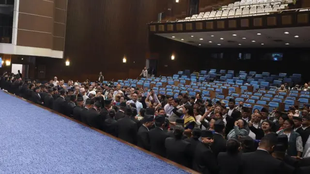 प्रतिनिधिसभा बैठक