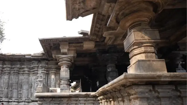 వేయి స్తంభాల గుడి