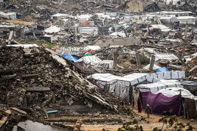 Caption- या मंडळाच्या खाली तीन स्तर आहेत, आणि त्यांचा मुख्य भर गाझावर आहे.