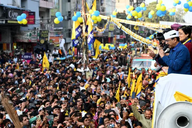 દિલ્હી વિધાનસભા ચૂંટણી 2025, દિલ્હી, અરવિંદ કેજરીવાલ, ભાજપ, આમ આદમી પાર્ટી, કૉંગ્રેસ, બીબીસી ગુજરાતી