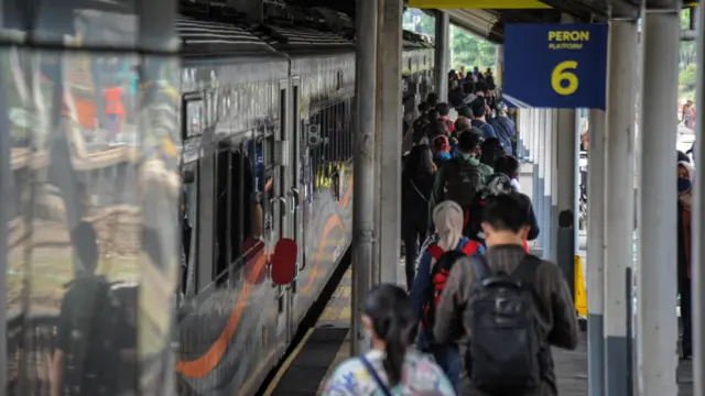kereta argo parahyangan