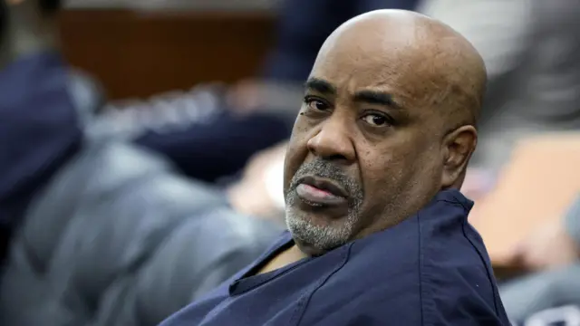 O ex-líder de gangue Duane “Keffe D” Davis olha para a câmera durante uma audiência em Las Vegas, em 4 de agosto