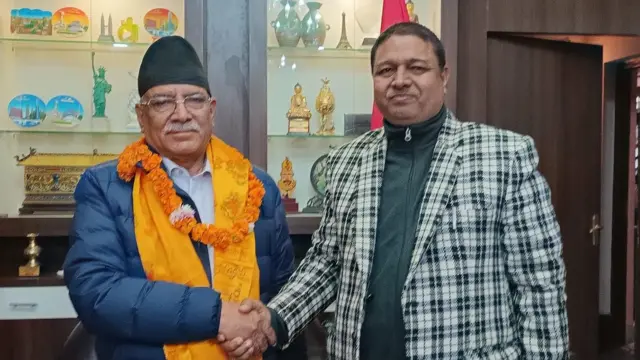 प्रधानमन्त्री प्रचण्ड र रामकुमार शर्मा