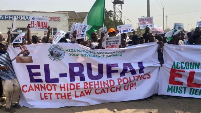 Anti-El-Rufai protesters gather for di EFCC headquarters to call for di arrest of di former govnor. 16 February, 2026