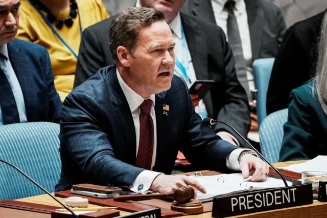 UN'tti Ambaasaaddarri Ameerikaa Maayik Waaltiz mana Maree Nageenyaatti haasawa taasisan.