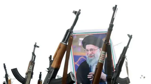 खामेनेई ने सख्ती से शासन किया. सुधार की मांगों और विरोध प्रदर्शनों की बार-बार उठने वाली लहरों को वह दबाते रहे