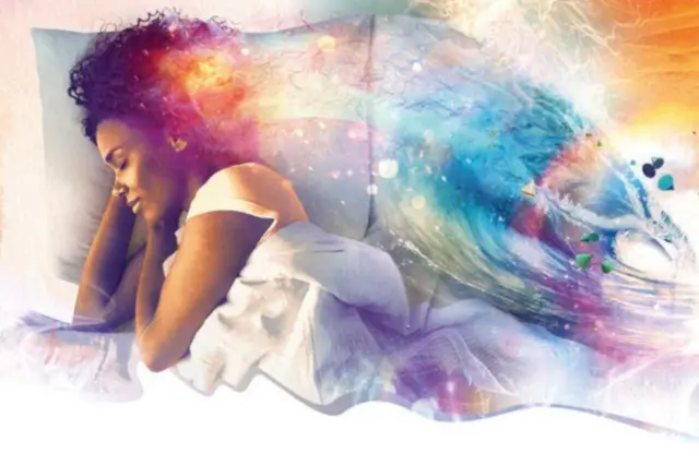 ኣብ ሕልሚ ዘላ እትመስል ጓል ኣንስተይቲ