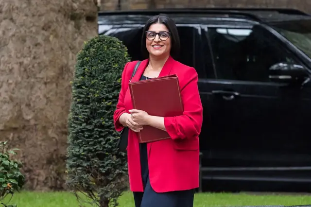 د برېتانیا د کورنیو چارو وزیره شبانه محمود