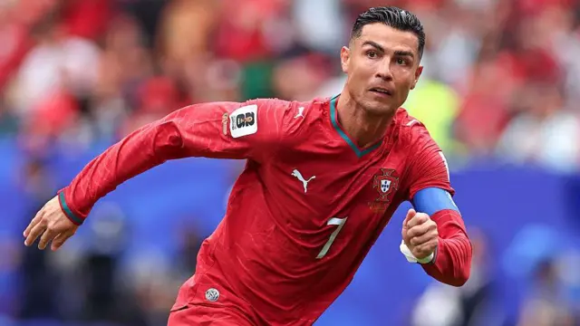 Cristiano Ronaldo đã ghi 143 bàn sau 229 lần khoác áo đội tuyển Bồ Đào Nha