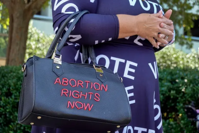 Apoiadorabet365 apk pureKamala Harris carrega bolsa com bordadobet365 apk pure'direitos ao aborto já'bet365 apk purefila para evento da democratabet365 apk pureAtlanta, Geórgia