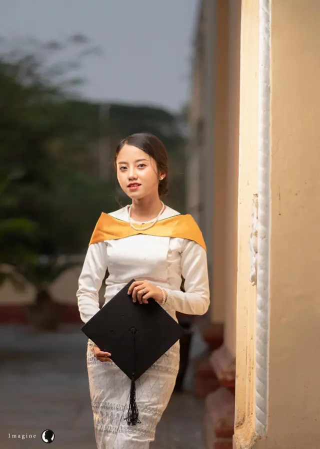 ဘွဲ့ယူတဲ့နေ့က ဒေါက်တာ အေးငြိမ်းသူ