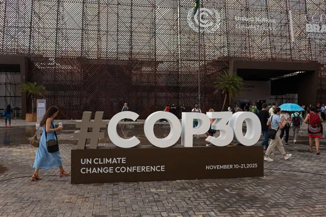 Imagem de um mural da COP30