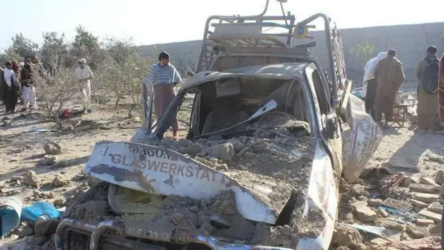 పాకిస్తాన్, అఫ్గానిస్తాన్, తాలిబాన్, వైమానిక దాడులు