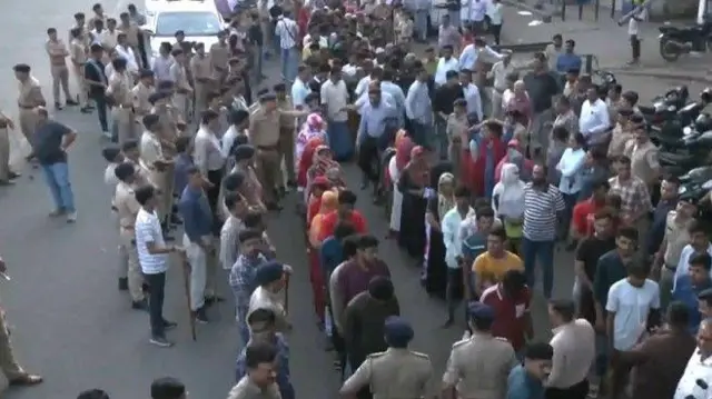 பஹல்காம் தாக்குதல், இந்தியா, பாகிஸ்தான், வங்கதேசம், குஜராத்
