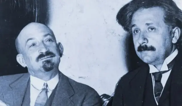 Weizmann (kushoto) na Einstein: wote wanasayansi na Wazayuni.