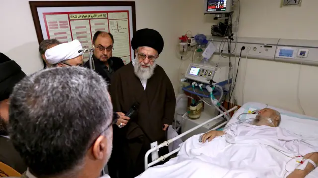 عیادت آیت الله علی خامنه ای از آیت الله موسوی اردبیلی