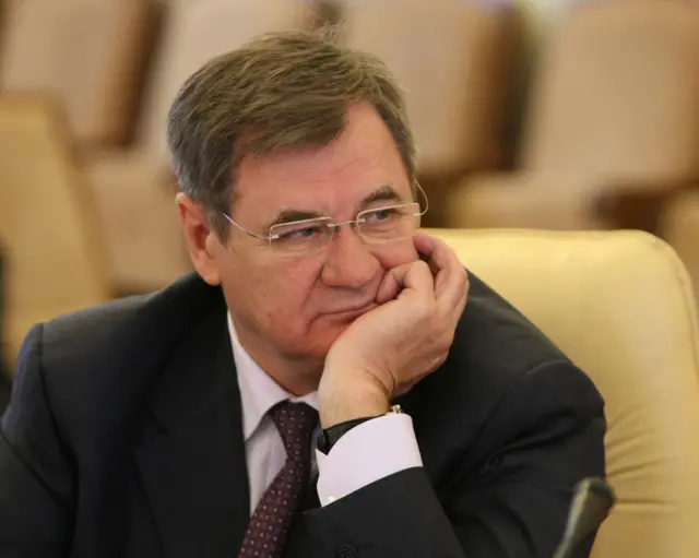 До лютого 2014 року Володимир Яцуба очолював Севастопольську міську державну адміністрацію