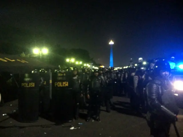 polisi dalam demo anti ahok