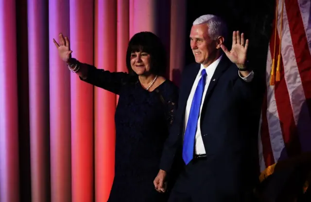 Mike Pence y su esposa, Karen.