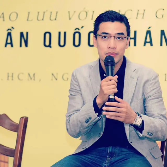 nhà báo