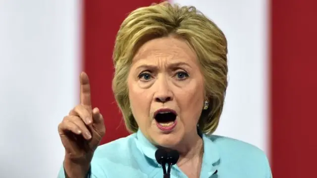 Hillary Clinton dando un discurso.