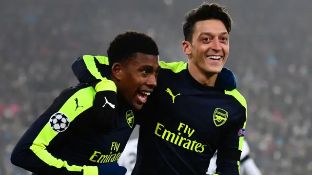 Озил и Ивоби