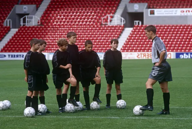 Майкл Оуэн с детьми