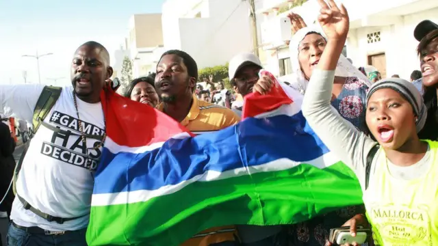 Wafuasi wa Barrow walishangilia katika nchi jirani ya Senegal