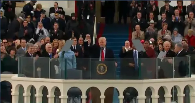 信心十足地特朗普总统