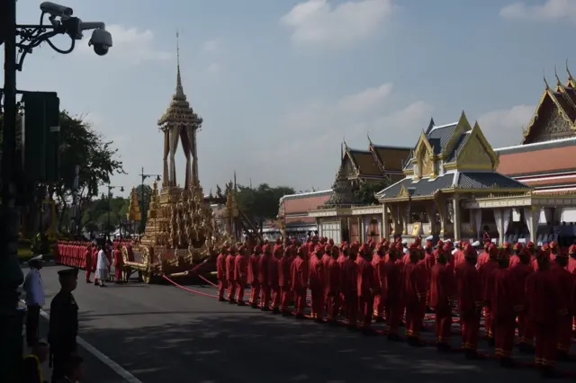 ขบวนพระบรมราชอิสริยยศริ้วขบวนที่ 2
